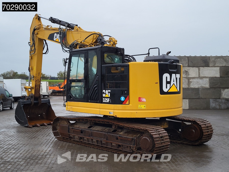 Caterpillar 325 F L - Lánctalpas kotró: 3 kép. Caterpillar 325 F L - Lánctalpas kotró: 3 kép.
