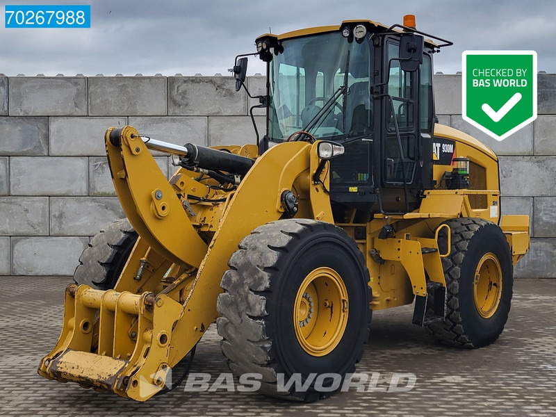 Caterpillar 930 M - Gumikerekes homlokrakodó: 1 kép. Caterpillar 930 M - Gumikerekes homlokrakodó: 1 kép.