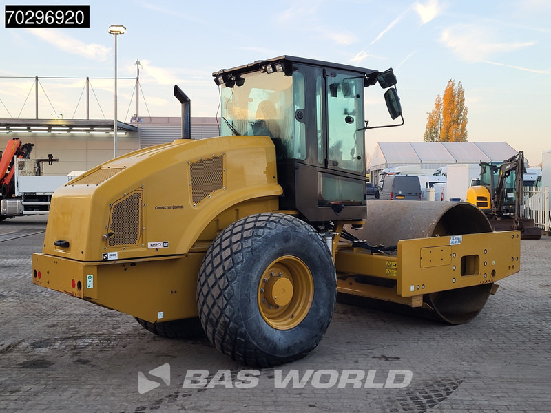 Caterpillar CS66 B A/C - Trimble GPS - Henger: 5 kép. Caterpillar CS66 B A/C - Trimble GPS - Henger: 5 kép.