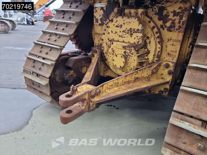 Caterpillar D8 N - Buldózer: 5 kép. Caterpillar D8 N - Buldózer: 5 kép.