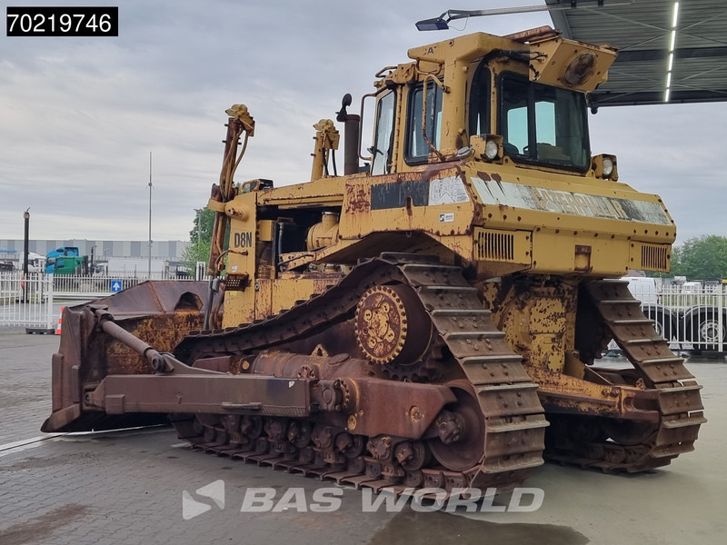 Caterpillar D8 N - Buldózer: 2 kép. Caterpillar D8 N - Buldózer: 2 kép.