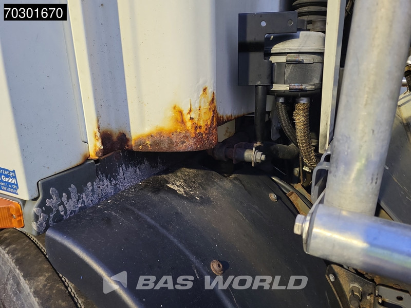 DAF CF75.310 4X2 13500 Lohr tanker 2 compartments ADR Manual Euro 3 - Tartályos teherautó: 3 kép. DAF CF75.310 4X2 13500 Lohr tanker 2 compartments ADR Manual Euro 3 - Tartályos teherautó: 3 kép.