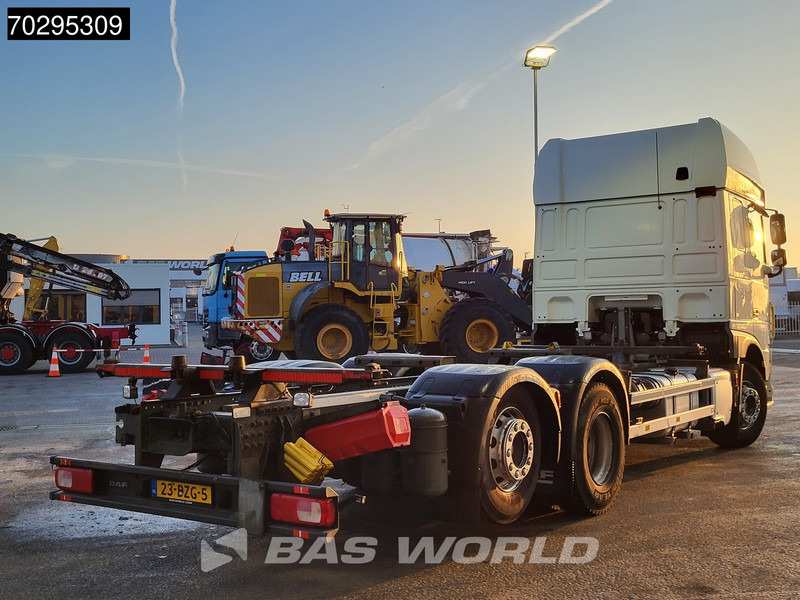 DAF XF 450 XF 6X2 NL-Truck Retarder 2xTanks Lift-axle Standairco ACC Euro 6 - Cserefelépítményes teherautó: 5 kép. DAF XF 450 XF 6X2 NL-Truck Retarder 2xTanks Lift-axle Standairco ACC Euro 6 - Cserefelépítményes teherautó: 5 kép.