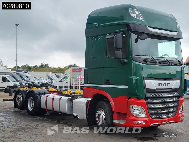 DAF XF 480 6X2 Retarder BDF Lift-Axle Automatic Navi ACC Euro 6 - Cserefelépítményes teherautó: 3 kép. DAF XF 480 6X2 Retarder BDF Lift-Axle Automatic Navi ACC Euro 6 - Cserefelépítményes teherautó: 3 kép.