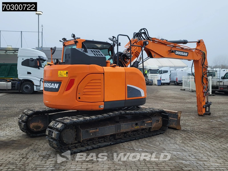 Doosan DX140 LCR - 5 - Lánctalpas kotró: 5 kép. Doosan DX140 LCR - 5 - Lánctalpas kotró: 5 kép.