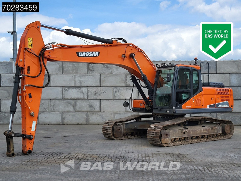 Doosan DX255 LC-5 - Lánctalpas kotró: 1 kép. Doosan DX255 LC-5 - Lánctalpas kotró: 1 kép.