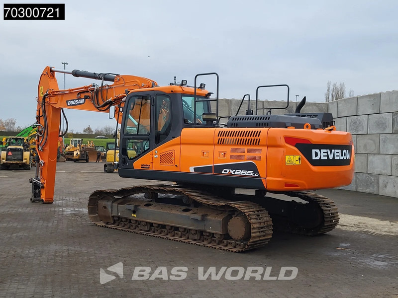 Doosan DX255 LC-5 - Lánctalpas kotró: 2 kép. Doosan DX255 LC-5 - Lánctalpas kotró: 2 kép.