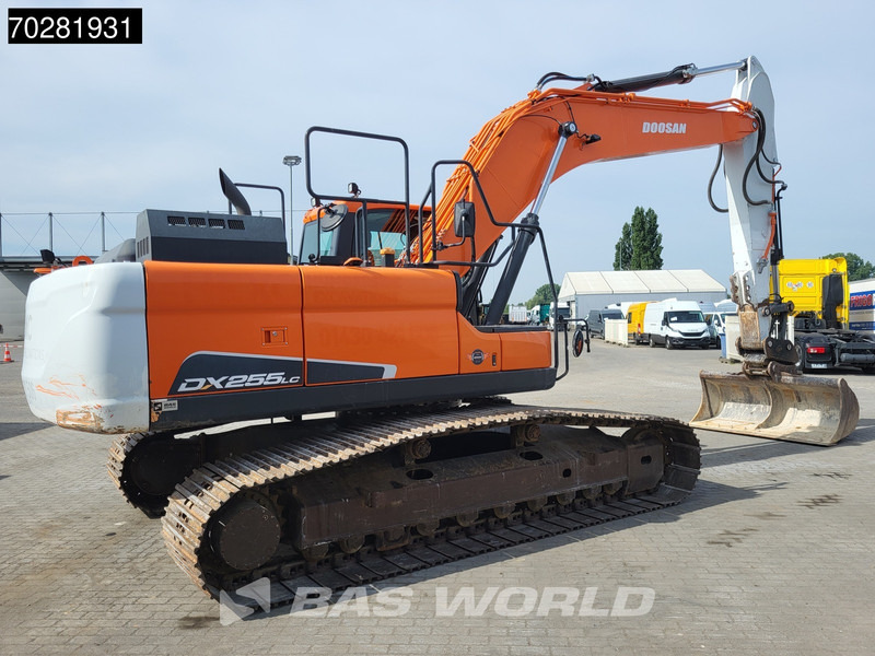 Doosan DX255 LC-5 - Lánctalpas kotró: 5 kép. Doosan DX255 LC-5 - Lánctalpas kotró: 5 kép.
