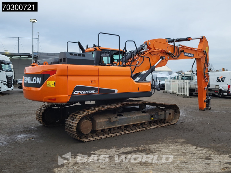 Doosan DX255 LC-5 - Lánctalpas kotró: 5 kép. Doosan DX255 LC-5 - Lánctalpas kotró: 5 kép.