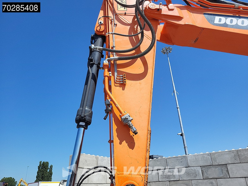 Lánctalpas kotró Doosan DX300 LC-5: 9 kép.