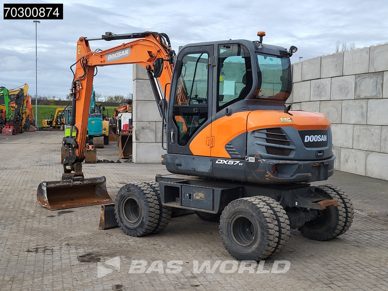 Doosan DX57 W-5 A/C - 3 Buckets - Gumikerekes kotró: 5 kép. Doosan DX57 W-5 A/C - 3 Buckets - Gumikerekes kotró: 5 kép.