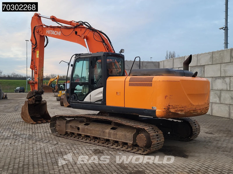 Hitachi ZX210 LC -5B - Lánctalpas kotró: 2 kép. Hitachi ZX210 LC -5B - Lánctalpas kotró: 2 kép.
