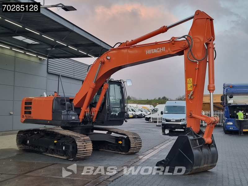 Hitachi ZX220 LC-GI NEW UNUSED - Lánctalpas kotró: 5 kép. Hitachi ZX220 LC-GI NEW UNUSED - Lánctalpas kotró: 5 kép.