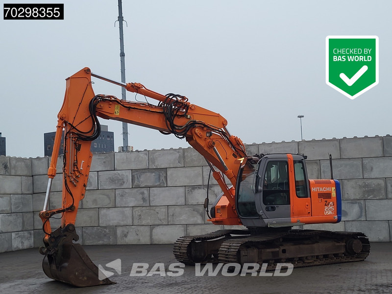 Hitachi ZX225 USR - Lánctalpas kotró: 1 kép. Hitachi ZX225 USR - Lánctalpas kotró: 1 kép.