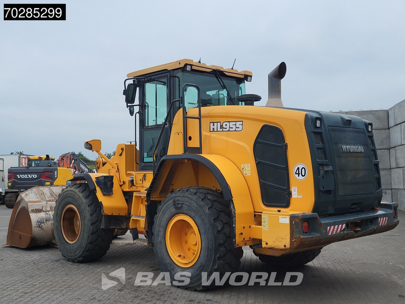 Hyundai HL955 - Gumikerekes homlokrakodó: 5 kép. Hyundai HL955 - Gumikerekes homlokrakodó: 5 kép.