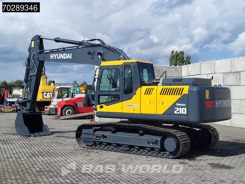 Hyundai R210 New - Lánctalpas kotró: 3 kép. Hyundai R210 New - Lánctalpas kotró: 3 kép.