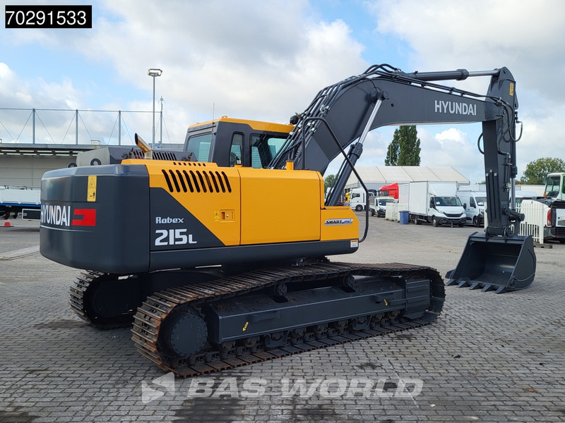 Hyundai R215 L - Lánctalpas kotró: 5 kép. Hyundai R215 L - Lánctalpas kotró: 5 kép.