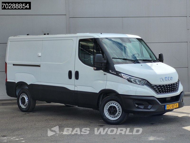 Iveco Daily 35S14 Automaat L2H1 ACC LED 3,5t Trekgewicht Camera Parkeersensoren Euro6 L2 9m3 A/C - Furgon: 3 kép. Iveco Daily 35S14 Automaat L2H1 ACC LED 3,5t Trekgewicht Camera Parkeersensoren Euro6 L2 9m3 A/C - Furgon: 3 kép.