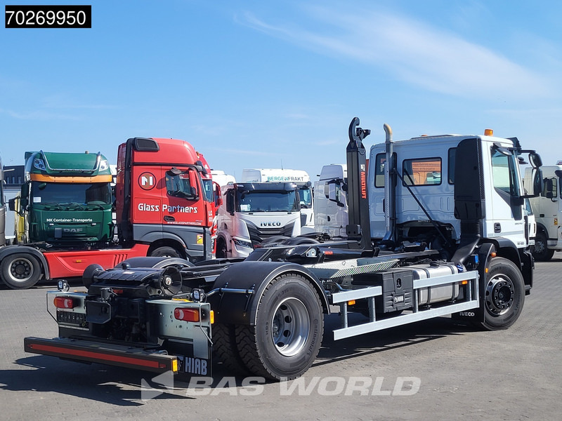 Iveco Eurocargo 180E320 4X2 NEW! 14tons Hiab Multilift ULT14S51 ACC Euro 6 - Horgos rakodó teherautó: 5 kép. Iveco Eurocargo 180E320 4X2 NEW! 14tons Hiab Multilift ULT14S51 ACC Euro 6 - Horgos rakodó teherautó: 5 kép.