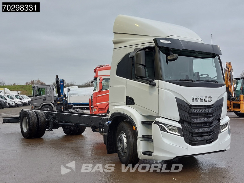 Iveco S-Way 340 4X2 NEW! Chassis ACC Led Euro 6 - Alvaz teherautó: 3 kép. Iveco S-Way 340 4X2 NEW! Chassis ACC Led Euro 6 - Alvaz teherautó: 3 kép.