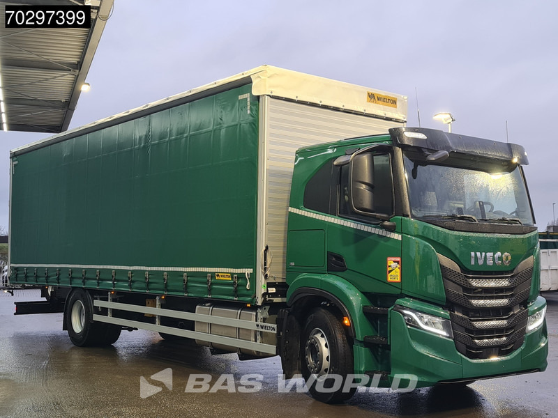 Iveco S-Way 360 4X2 NEW! 18T Wielton Curtainsider Automatic Euro 6 - Ponyvás teherautó: 3 kép. Iveco S-Way 360 4X2 NEW! 18T Wielton Curtainsider Automatic Euro 6 - Ponyvás teherautó: 3 kép.