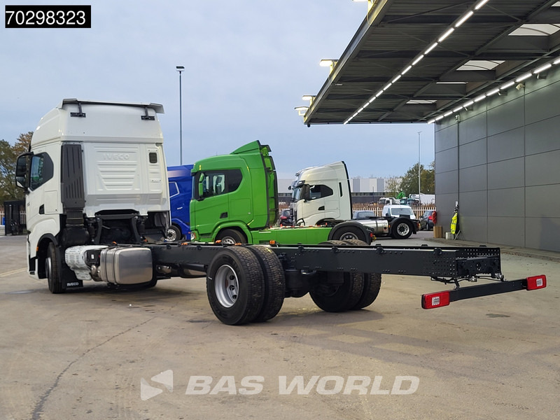 Iveco S-Way 420 4X2 NEW! Chassis, Automatic Standklima 2xTanks Euro 6 - Alvaz teherautó: 2 kép. Iveco S-Way 420 4X2 NEW! Chassis, Automatic Standklima 2xTanks Euro 6 - Alvaz teherautó: 2 kép.