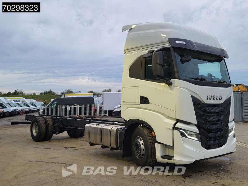 Iveco S-Way 420 4X2 NEW! Chassis, Automatic Standklima 2xTanks Euro 6 - Alvaz teherautó: 3 kép. Iveco S-Way 420 4X2 NEW! Chassis, Automatic Standklima 2xTanks Euro 6 - Alvaz teherautó: 3 kép.