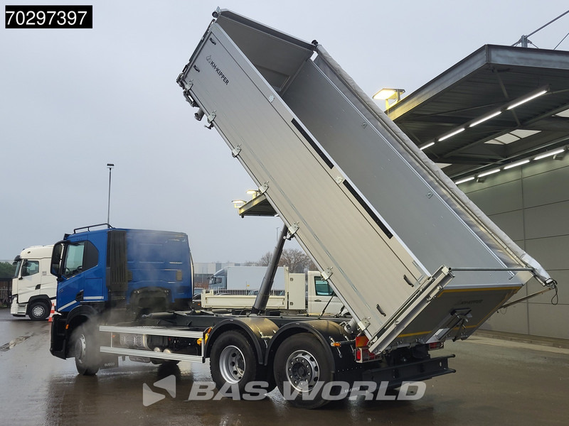 Iveco S-Way 420 6X2 NEW! 17m3 3-way KH kipper Lift+Steering axle Automatic Euro 6 - Billenőplatós teherautó: 2 kép. Iveco S-Way 420 6X2 NEW! 17m3 3-way KH kipper Lift+Steering axle Automatic Euro 6 - Billenőplatós teherautó: 2 kép.