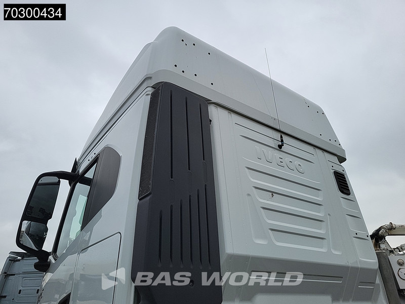 Iveco S-Way 510 6X2 Retarder Full Air Lift Axle BDF Euro 6 - Cserefelépítményes teherautó: 3 kép. Iveco S-Way 510 6X2 Retarder Full Air Lift Axle BDF Euro 6 - Cserefelépítményes teherautó: 3 kép.