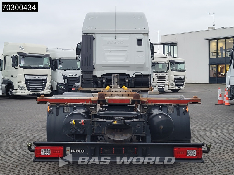 Iveco S-Way 510 6X2 Retarder Full Air Lift Axle BDF Euro 6 - Cserefelépítményes teherautó: 5 kép. Iveco S-Way 510 6X2 Retarder Full Air Lift Axle BDF Euro 6 - Cserefelépítményes teherautó: 5 kép.