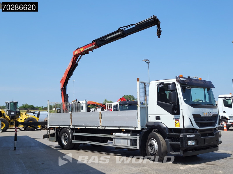 Iveco Stralis 310 4X2 Fassi F135 A.0.22 E Kran Crane Automatic Euro 5 - Platós teherautó, Darus autó: 3 kép. Iveco Stralis 310 4X2 Fassi F135 A.0.22 E Kran Crane Automatic Euro 5 - Platós teherautó, Darus autó: 3 kép.