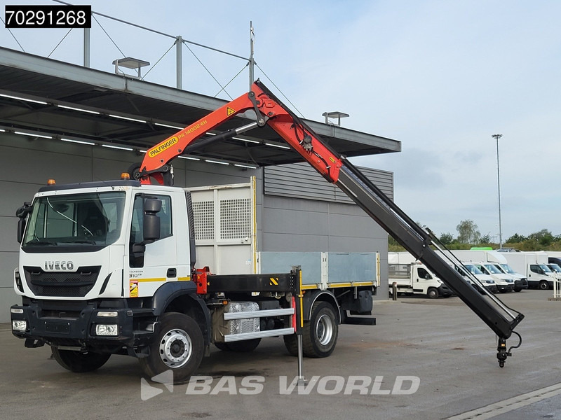 Iveco Trakker 310 4X2 Palfinger PK14002 EH Crane Kran Rotator Steelsuspension Big-Axle Manual Euro 6 - Platós teherautó, Darus autó: 5 kép. Iveco Trakker 310 4X2 Palfinger PK14002 EH Crane Kran Rotator Steelsuspension Big-Axle Manual Euro 6 - Platós teherautó, Darus autó: 5 kép.