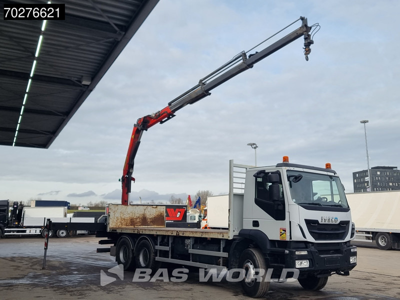 Iveco Trakker 360 6X4 Palfinger PK17.001 SLD Remote Steelsuspension Big-Axle - Platós teherautó, Darus autó: 3 kép. Iveco Trakker 360 6X4 Palfinger PK17.001 SLD Remote Steelsuspension Big-Axle - Platós teherautó, Darus autó: 3 kép.