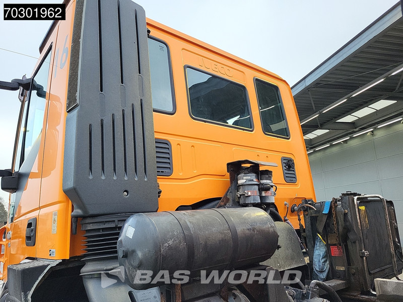 Iveco Trakker 410 6X4 5m3 Meiller 3-way tipper Lift+Steering axle Big-Axle Euro 5 - Billenőplatós teherautó: 3 kép. Iveco Trakker 410 6X4 5m3 Meiller 3-way tipper Lift+Steering axle Big-Axle Euro 5 - Billenőplatós teherautó: 3 kép.