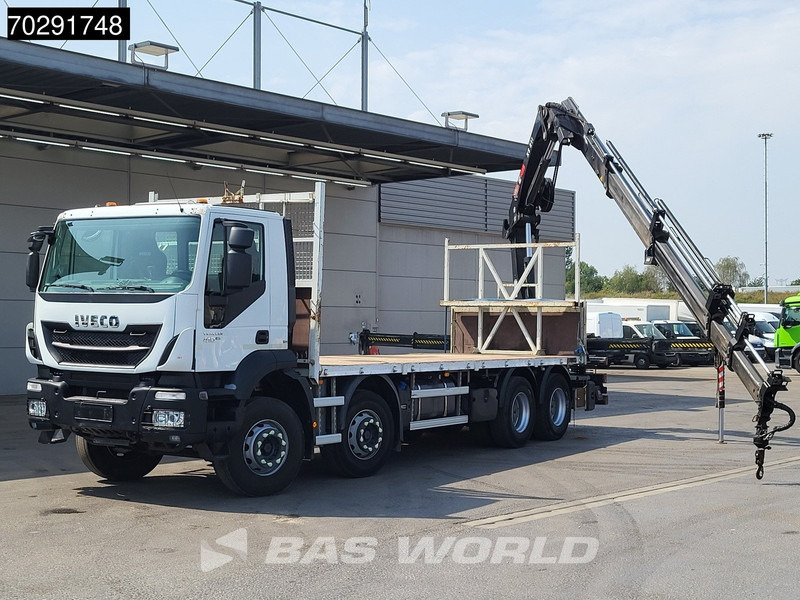 Iveco Trakker 410 8X4 HIAB 211 EP-4 HIDUO Crane Steelsuspension Euro 6 - Platós teherautó, Darus autó: 3 kép. Iveco Trakker 410 8X4 HIAB 211 EP-4 HIDUO Crane Steelsuspension Euro 6 - Platós teherautó, Darus autó: 3 kép.