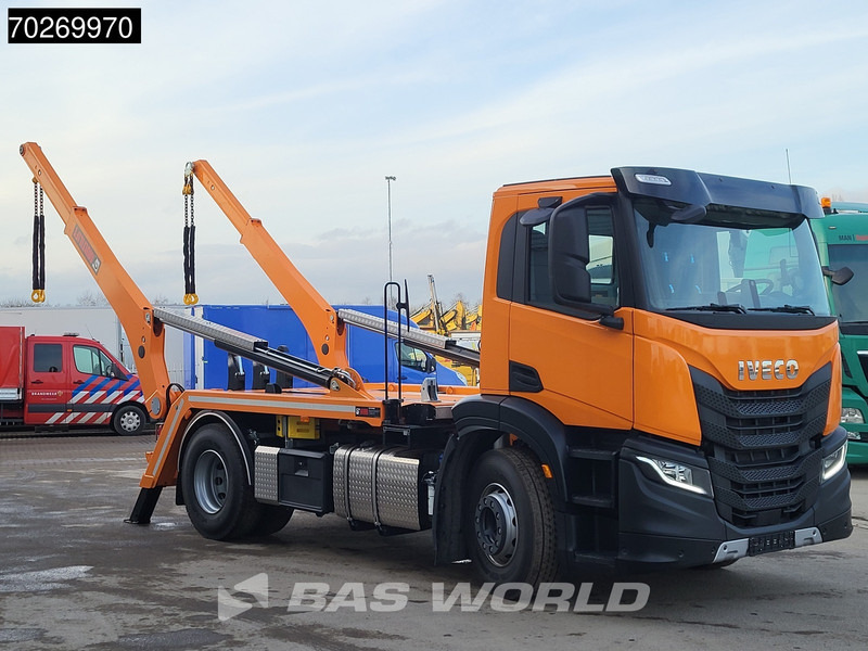 Iveco X-Way 360 4X2 NEW! HIAB 12tons skiploader Automatic Euro 6 - Konténerszállító: 3 kép. Iveco X-Way 360 4X2 NEW! HIAB 12tons skiploader Automatic Euro 6 - Konténerszállító: 3 kép.