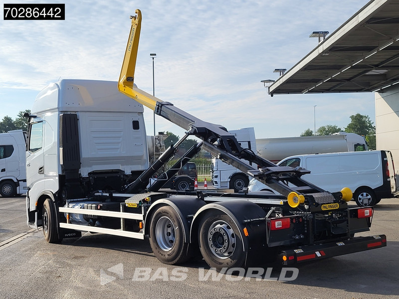 Iveco X-Way 580 6X2 NEW Palfinger PHT20SLD5 Hooklift Lift+steering Axle Automatic Navi ACC LED - Horgos rakodó teherautó: 2 kép. Iveco X-Way 580 6X2 NEW Palfinger PHT20SLD5 Hooklift Lift+steering Axle Automatic Navi ACC LED - Horgos rakodó teherautó: 2 kép.