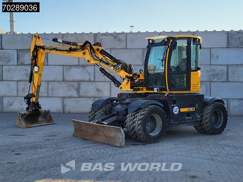 JCB HD110W T4F HYDRADIG - Gumikerekes kotró: 2 kép. JCB HD110W T4F HYDRADIG - Gumikerekes kotró: 2 kép.