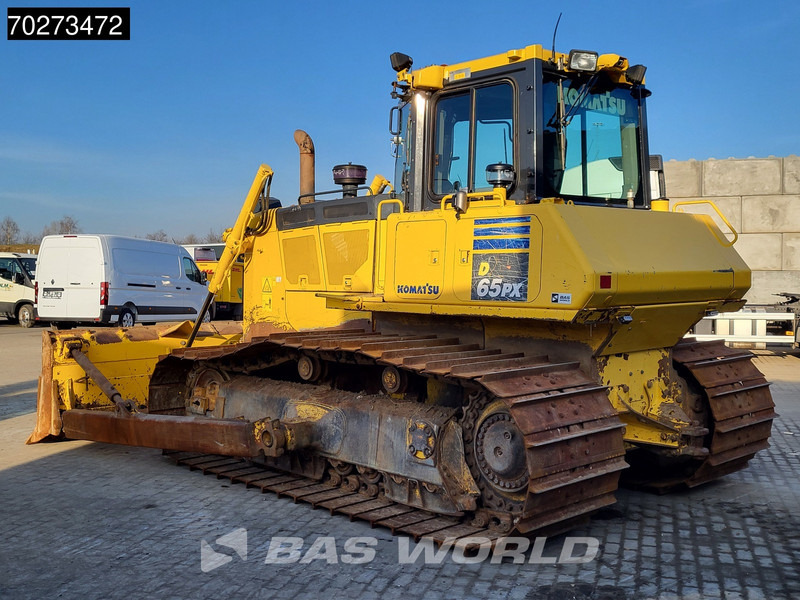 Komatsu D65 PX-18 - Buldózer: 2 kép. Komatsu D65 PX-18 - Buldózer: 2 kép.