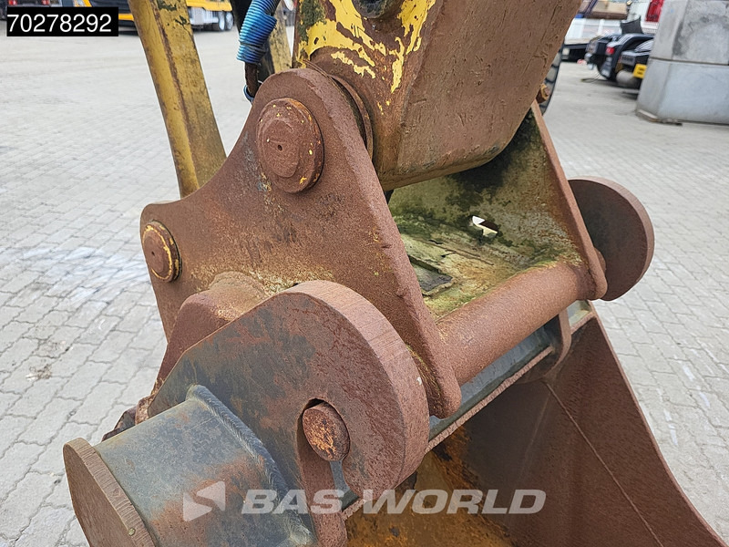 Komatsu PC180LC-7K - Lánctalpas kotró: 5 kép. Komatsu PC180LC-7K - Lánctalpas kotró: 5 kép.