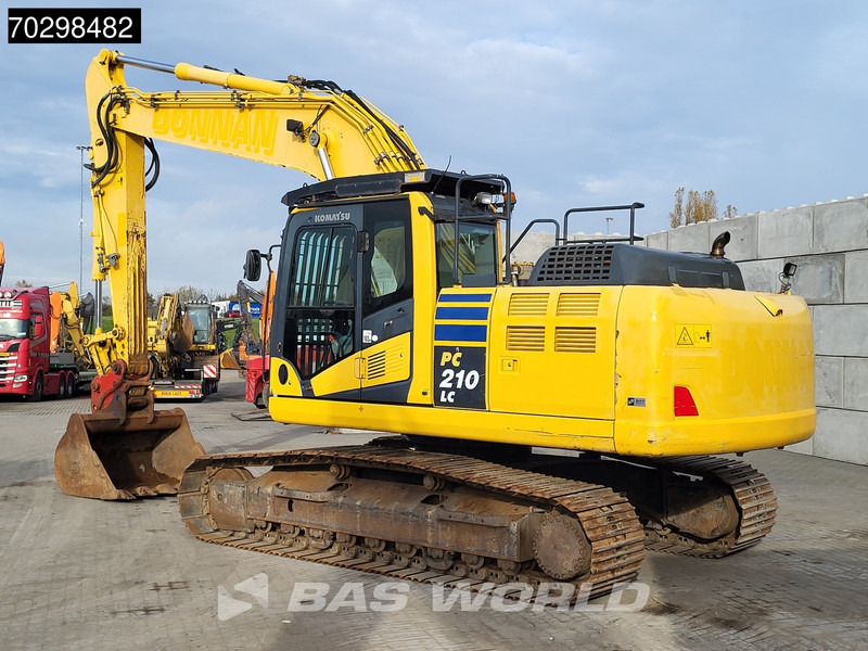 Komatsu PC210 LC-10 - Lánctalpas kotró: 2 kép. Komatsu PC210 LC-10 - Lánctalpas kotró: 2 kép.