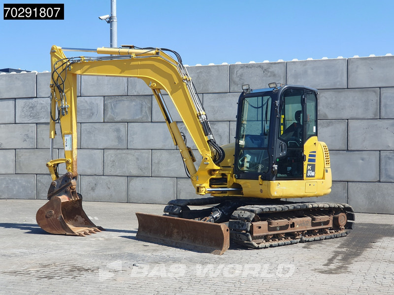 Komatsu PC80 MR-5 A/C - Minikotró: 2 kép. Komatsu PC80 MR-5 A/C - Minikotró: 2 kép.
