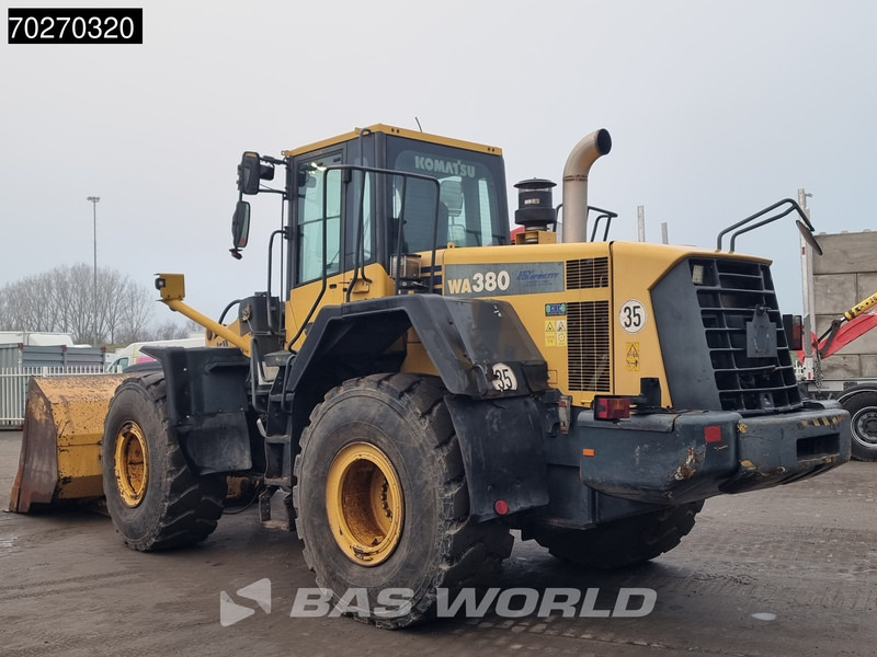 Komatsu WA380-6 - Gumikerekes homlokrakodó: 2 kép. Komatsu WA380-6 - Gumikerekes homlokrakodó: 2 kép.