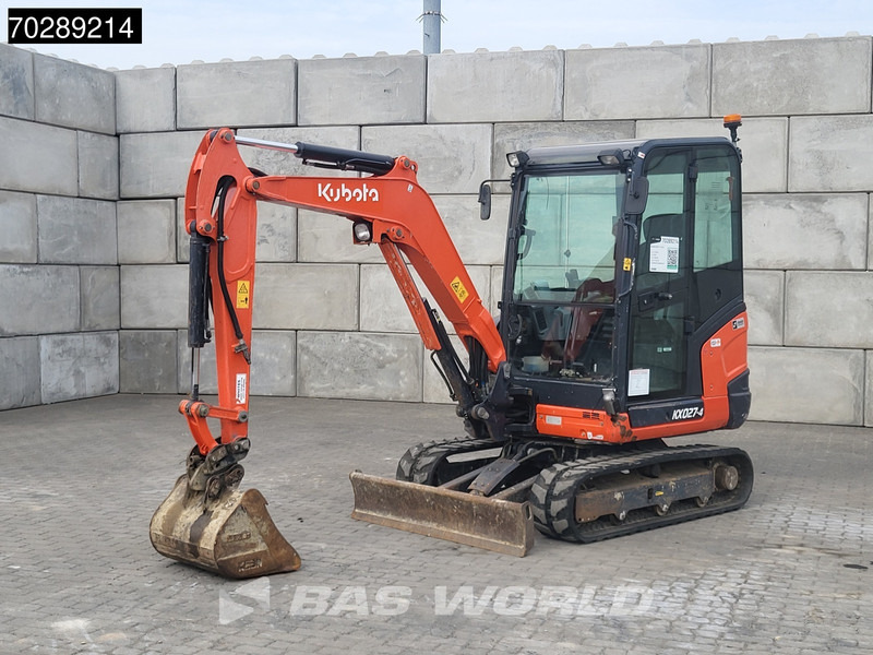 Kubota KX027-4 - Minikotró: 2 kép. Kubota KX027-4 - Minikotró: 2 kép.