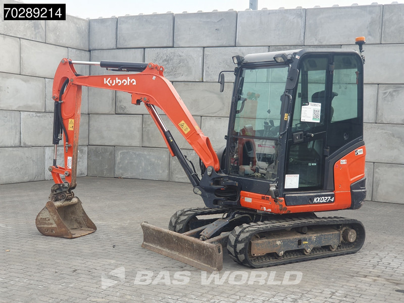Kubota KX027-4 - Minikotró: 3 kép. Kubota KX027-4 - Minikotró: 3 kép.