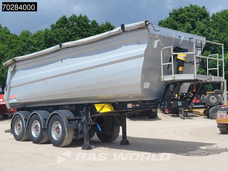 Langendorf NW3 3 axles Steel Tipper Liftachse - Félpótkocsi billenőplatós: 5 kép. Langendorf NW3 3 axles Steel Tipper Liftachse - Félpótkocsi billenőplatós: 5 kép.