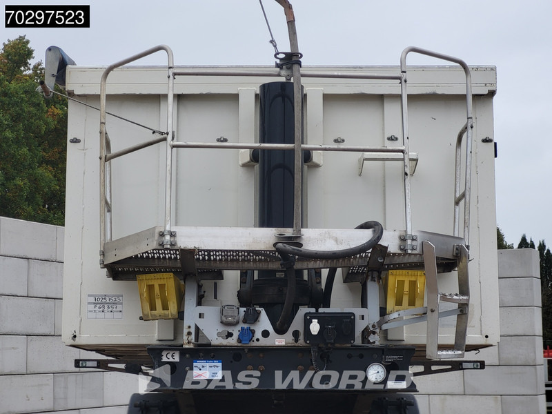 Félpótkocsi billenőplatós Langendorf SKA 24/30 Liftachse 26m3 ALU: 6 kép.