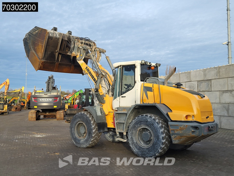 Liebherr L538 High Tip Bucket - Gumikerekes homlokrakodó: 5 kép. Liebherr L538 High Tip Bucket - Gumikerekes homlokrakodó: 5 kép.