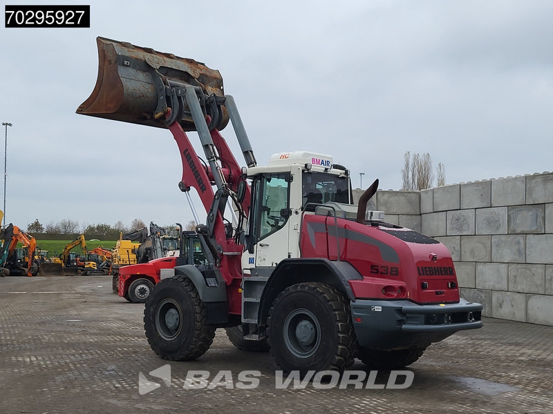 Liebherr L538 - Gumikerekes homlokrakodó: 5 kép. Liebherr L538 - Gumikerekes homlokrakodó: 5 kép.