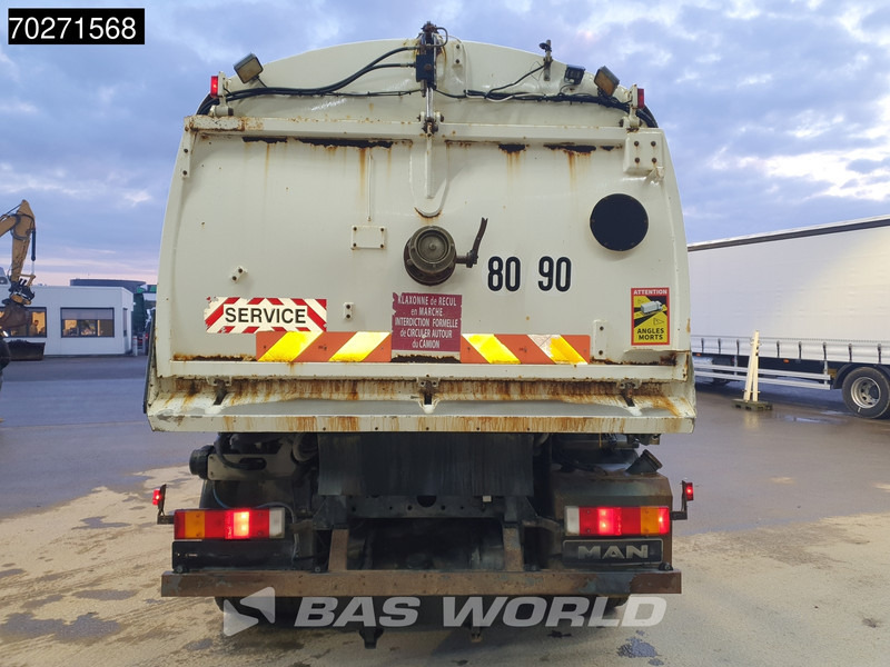 MAN LE 15.250 4X2 Eurovoirie Sweeper Manual Steelsuspension Euro 3 - Utcaseprő gép: 3 kép. MAN LE 15.250 4X2 Eurovoirie Sweeper Manual Steelsuspension Euro 3 - Utcaseprő gép: 3 kép.
